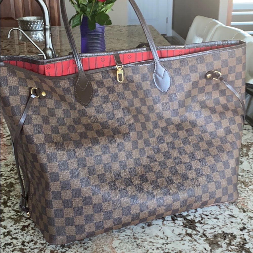 Authentic GM Louis Vuitton Neverfull